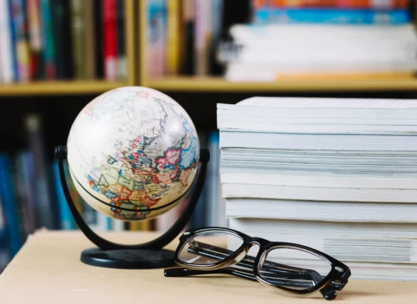 globe-glasses